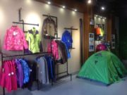 裳品库服装工厂店