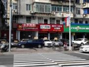 南纸铁路桥招呼站边临街店面招租