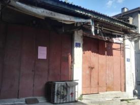 南纸生活区41号楼对面（包括楼下一间柴火